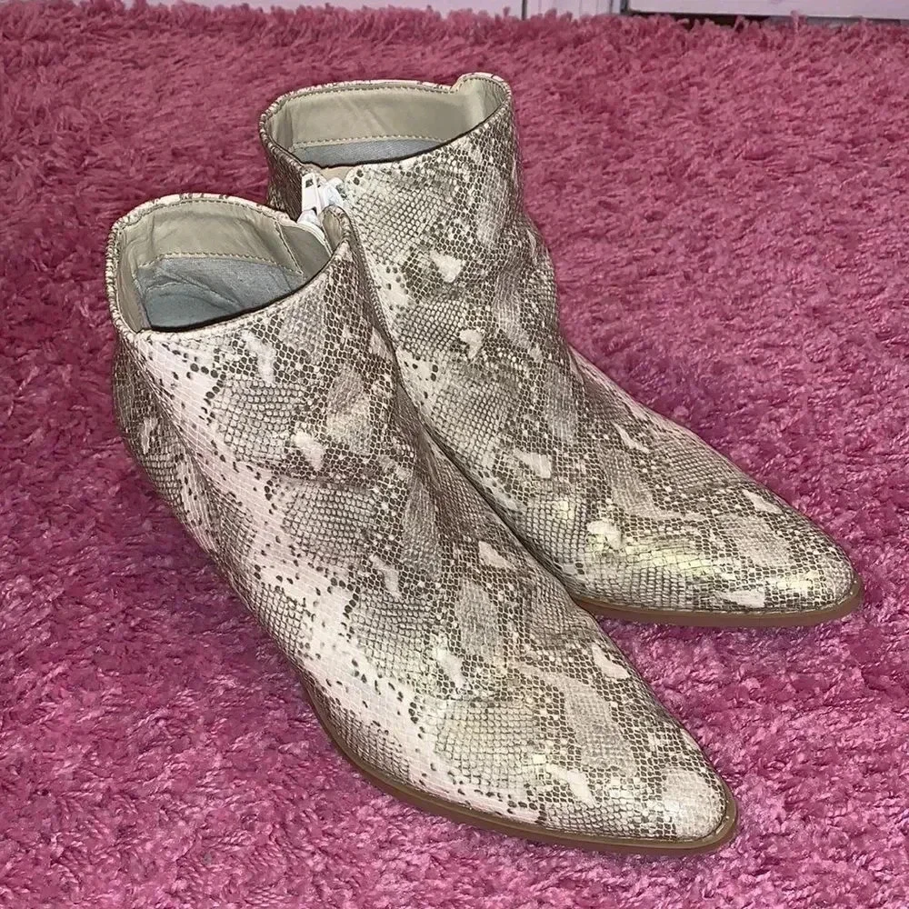 Coconuts by Matisse Snakeskin Booties Size 9